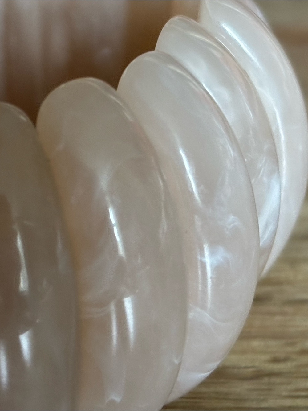 Pearlescent Swirl Stretch Bracelet - Soft Blush
